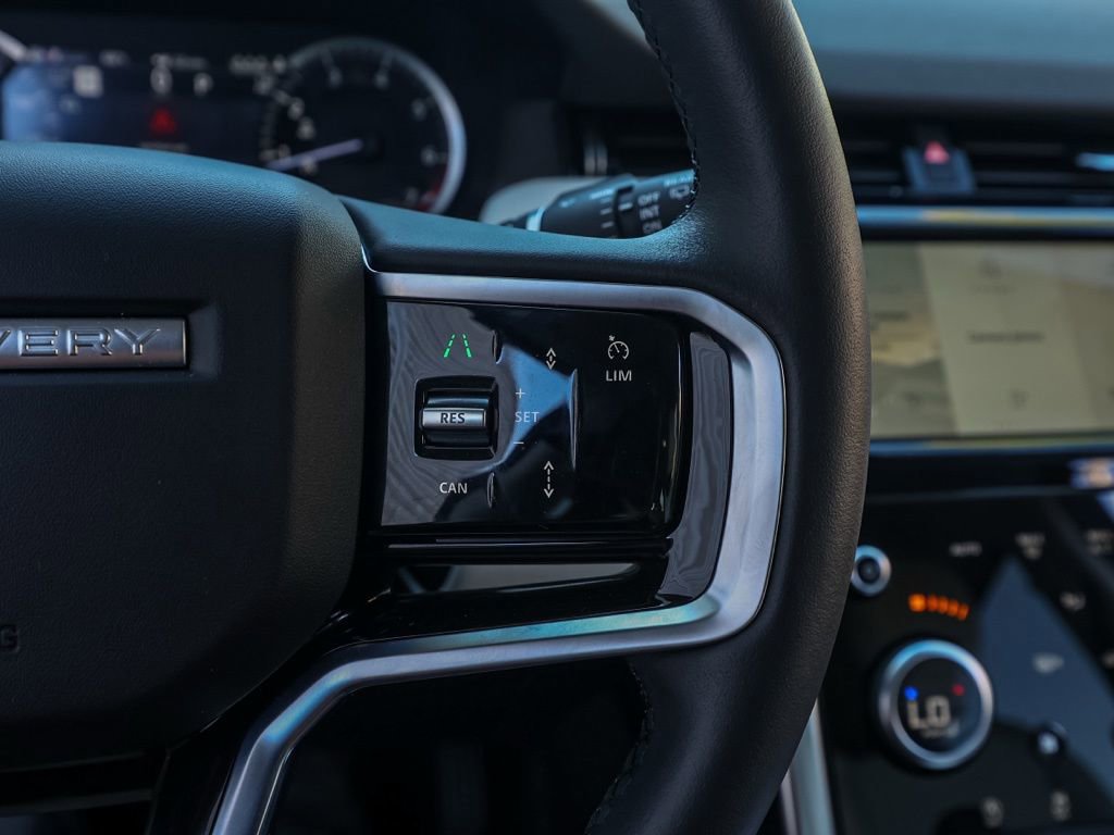 Used 2023 Land Rover Discovery Sport SE image 26