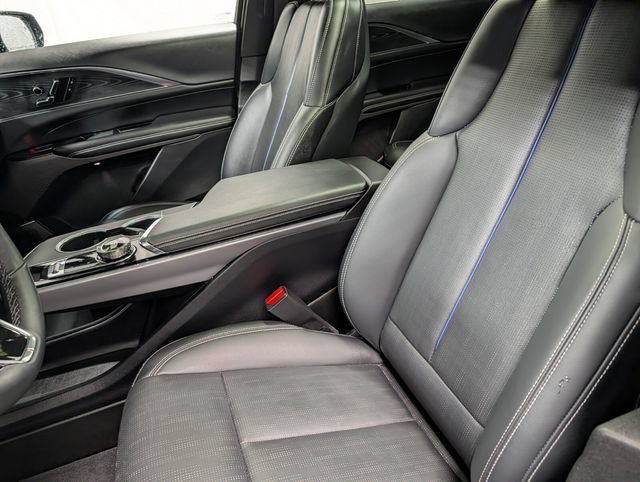 Certified 2024 Cadillac Lyriq Luxury AWD/4WD image 9