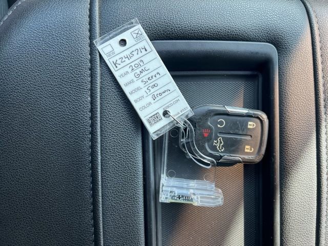 Used 2019 GMC Sierra 1500 SLT image 16