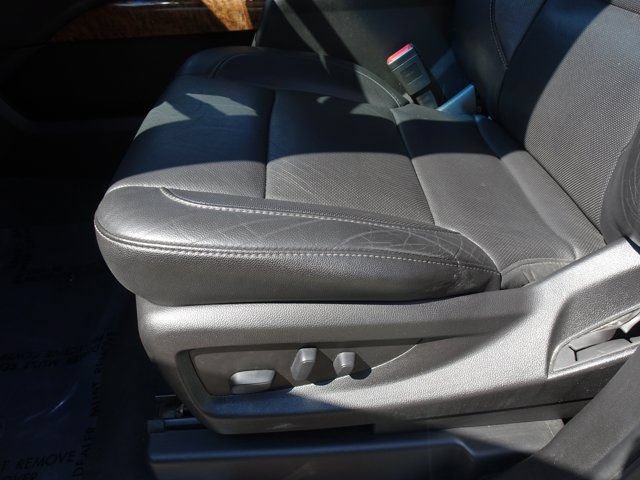 Used 2019 Chevrolet Suburban Premier AWD/4WD image 9
