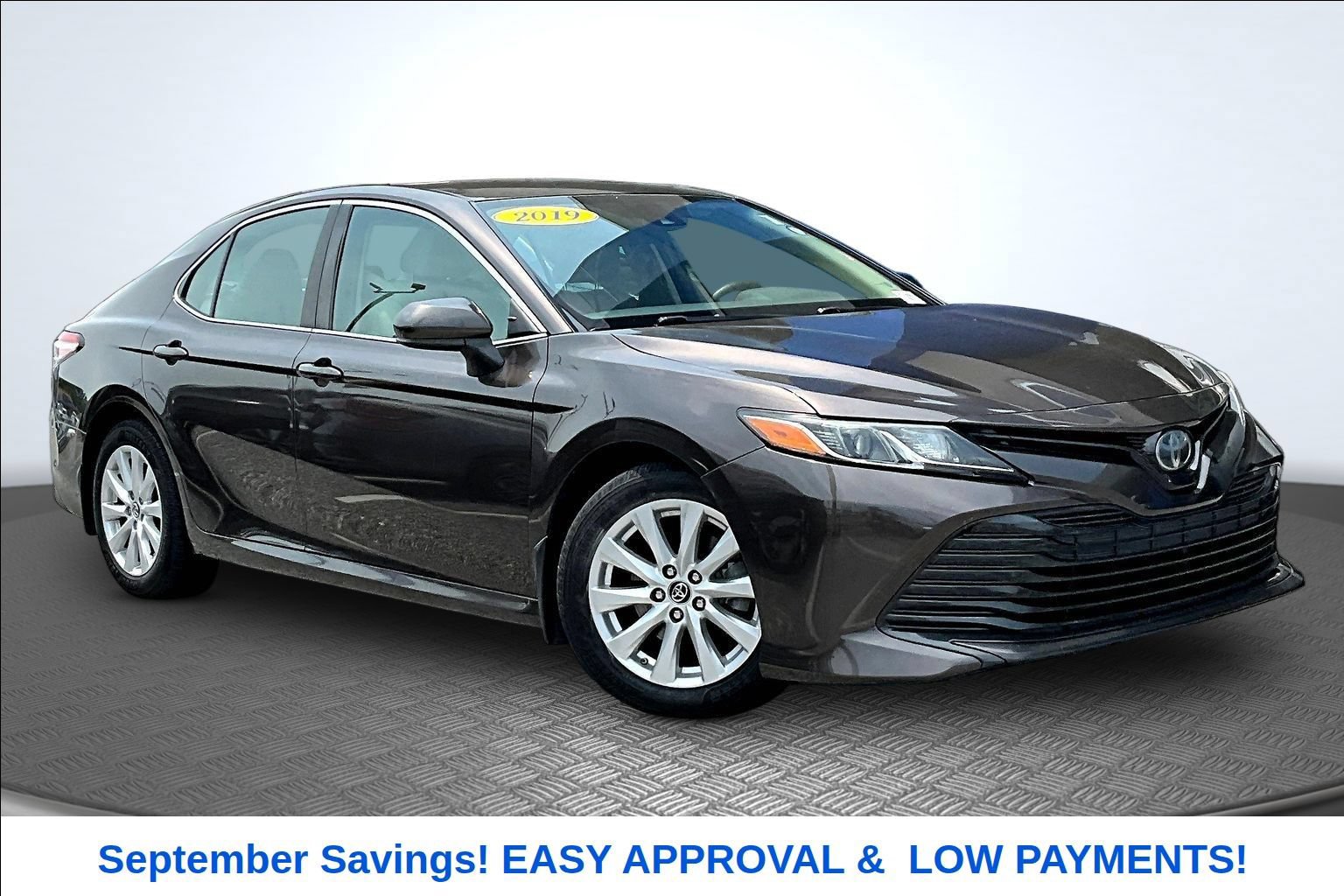Used 2019 Toyota Camry LE FWD image 2