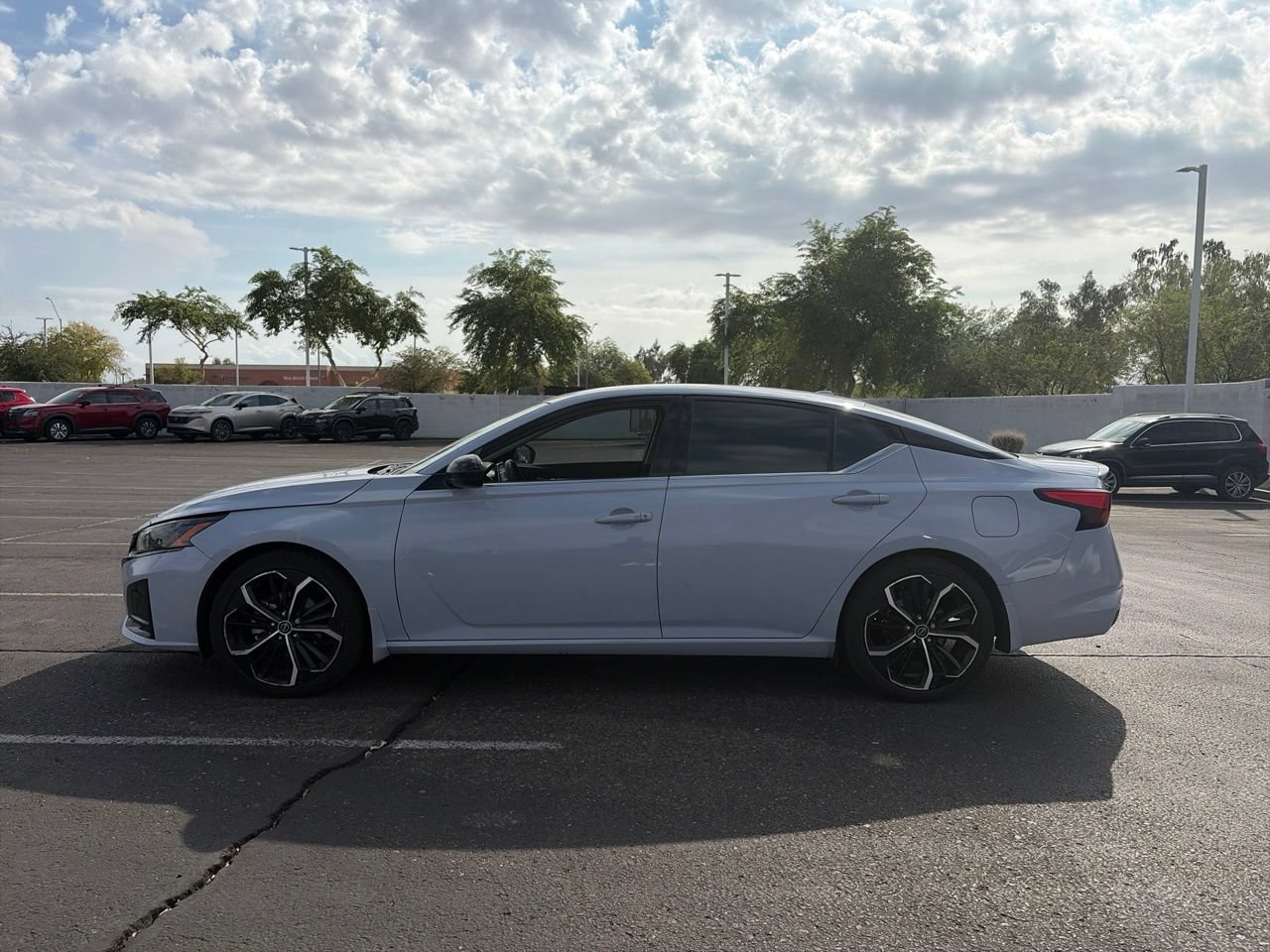 Used 2023 Nissan Altima 2.5 SR FWD image 8