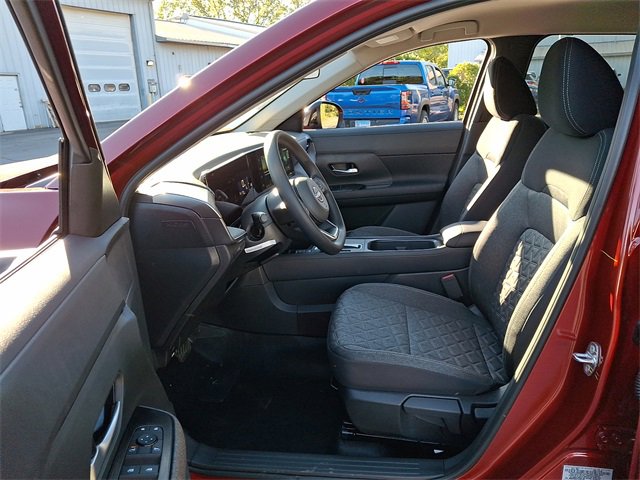 New 2026 Nissan Kicks SV w/ Cold Weather Package image 5