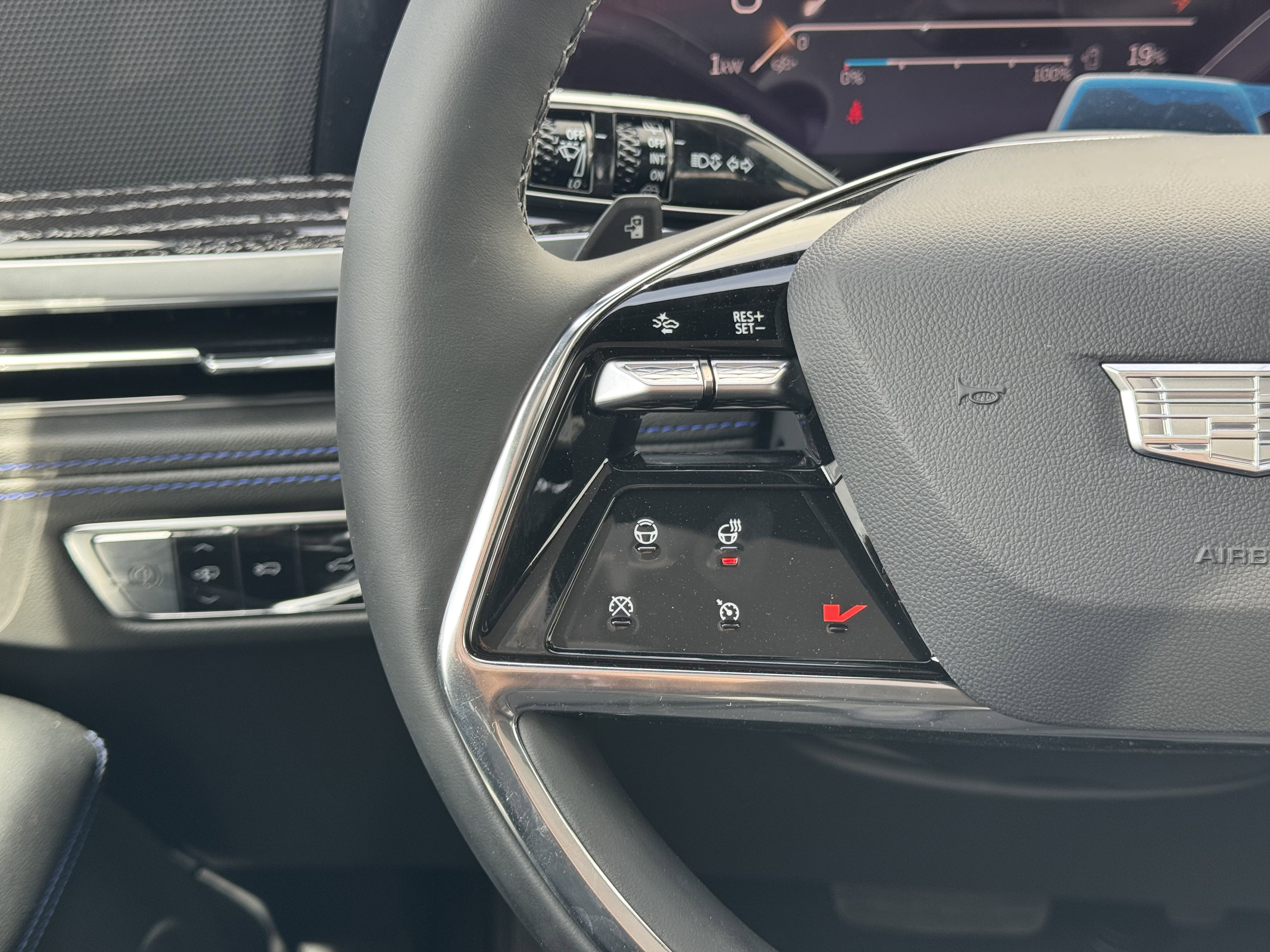 New 2025 Cadillac Escalade IQ Sport 1 w/ Smart Trailering package image 18