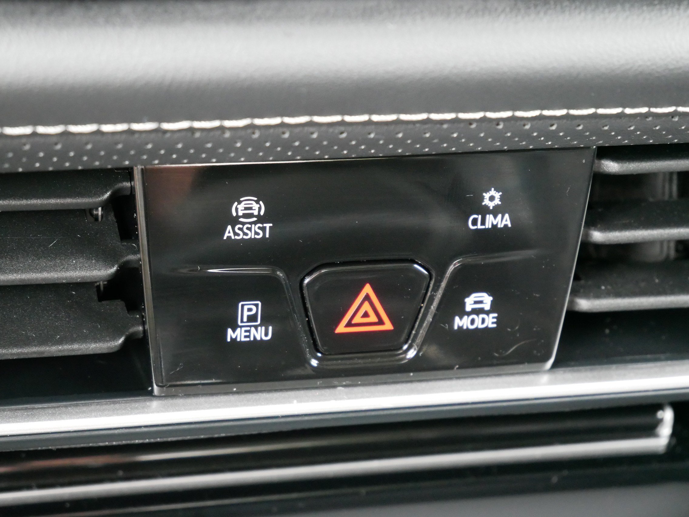Certified 2024 Volkswagen Atlas SE AWD/4WD image 28