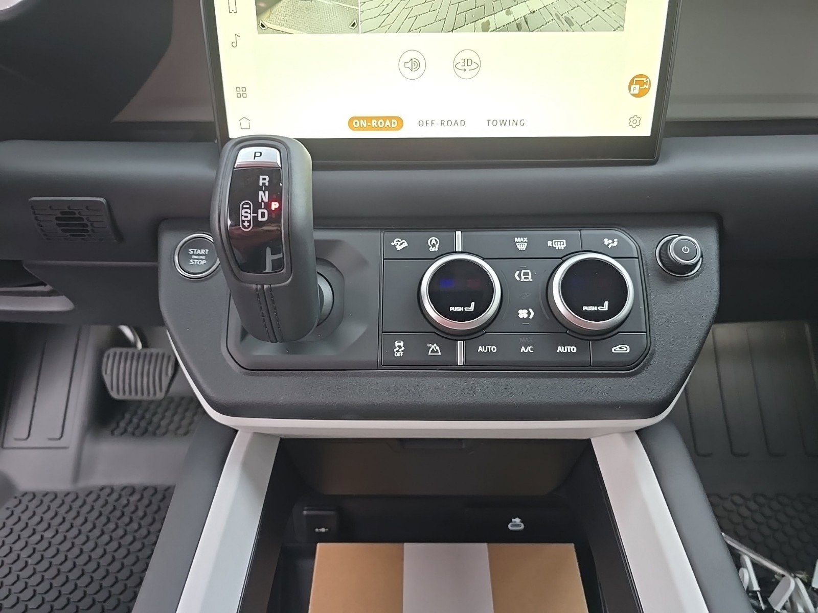 Certified 2025 Land Rover Defender 110 S image 29