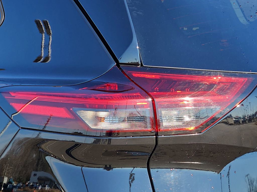 Used 2024 Nissan Rogue SL image 26