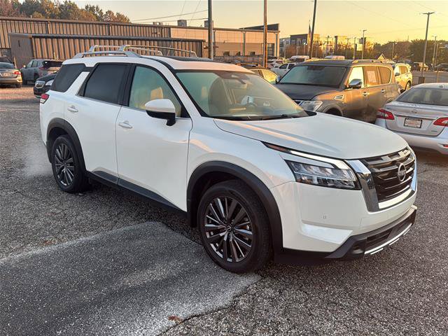 Certified 2024 Nissan Pathfinder SL w/ SL Premium Package AWD/4WD image 1