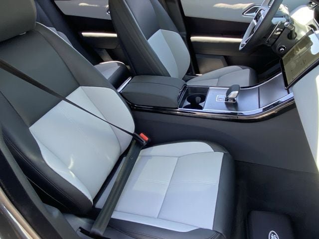 New 2026 Land Rover Range Rover Velar Dynamic SE AWD/4WD image 10