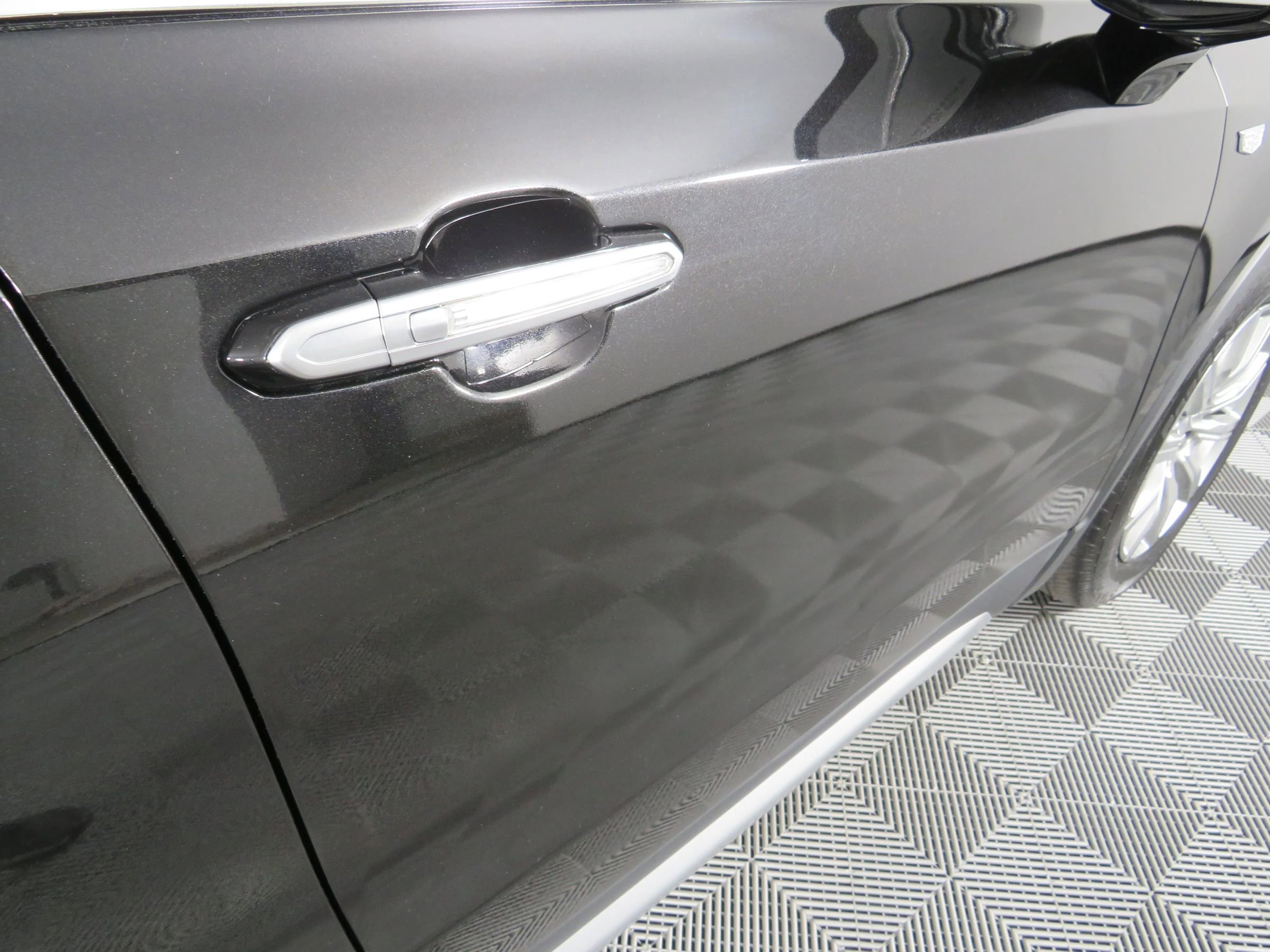 Used 2020 Cadillac XT4 Premium Luxury image 34