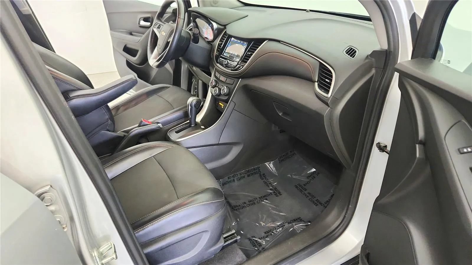 Used 2019 Chevrolet Trax LT w/ Driver Confidence Package FWD image 35