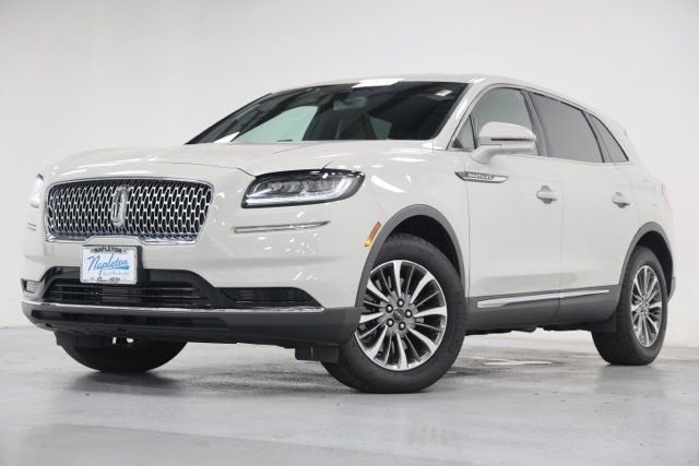 Used 2023 Lincoln Nautilus Reserve AWD/4WD image 6