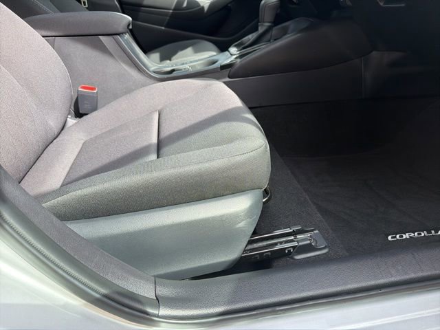 Used 2025 Toyota Corolla LE FWD image 22