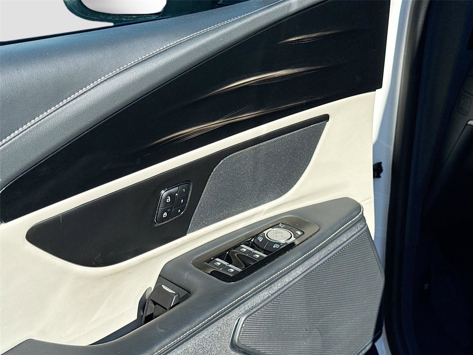 Used 2024 Lincoln Nautilus Reserve image 17