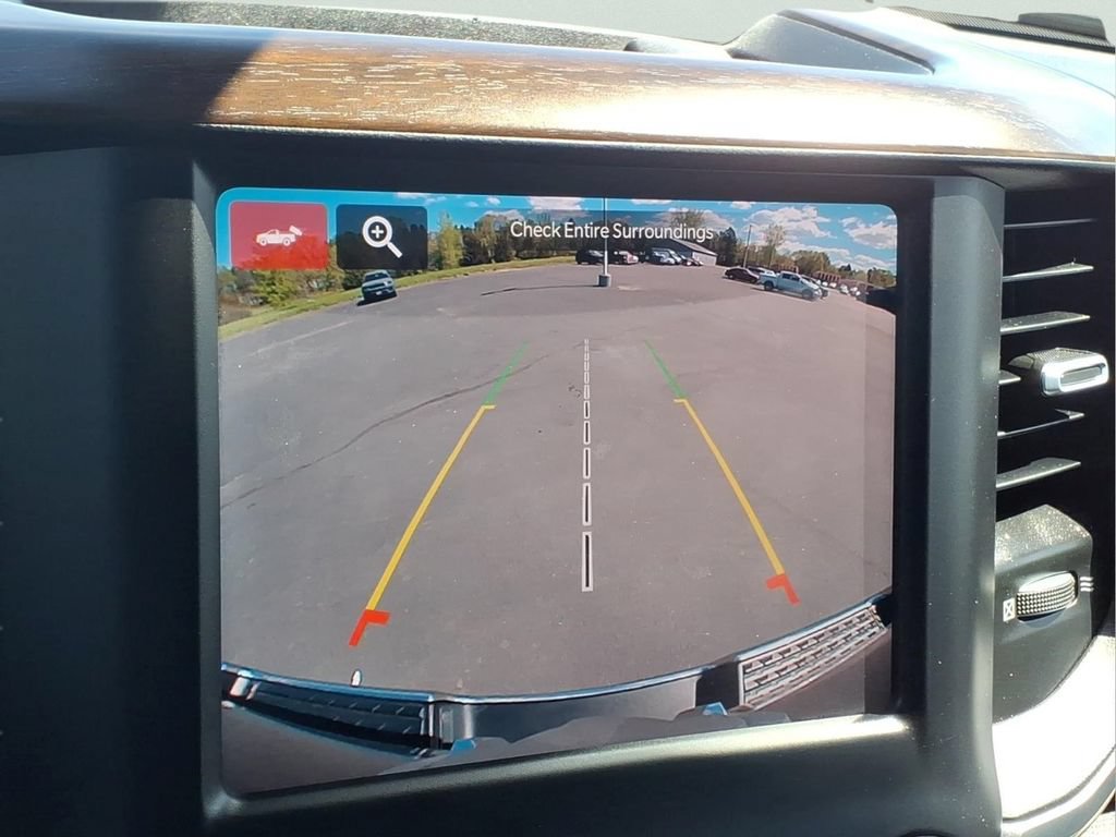 Used 2022 RAM 1500 Laramie AWD/4WD image 16