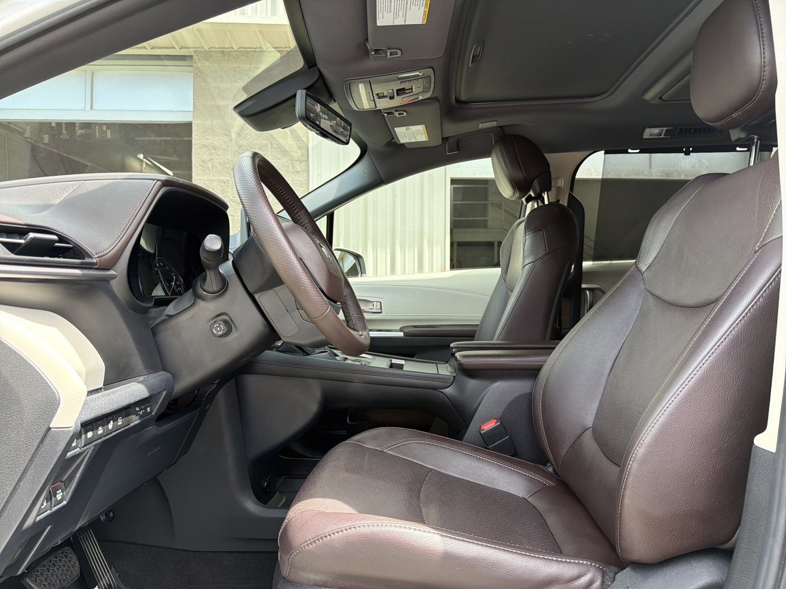 Used 2021 Toyota Sienna Platinum AWD/4WD image 11