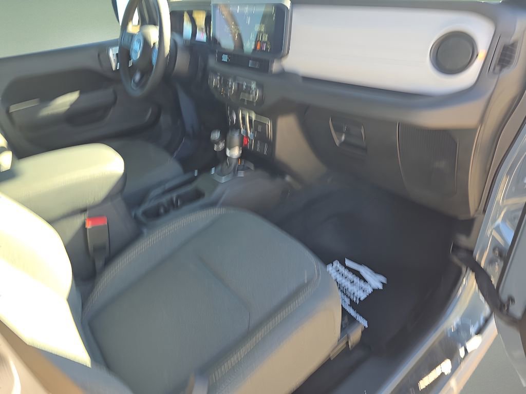 Used 2024 Jeep Wrangler Willys image 27