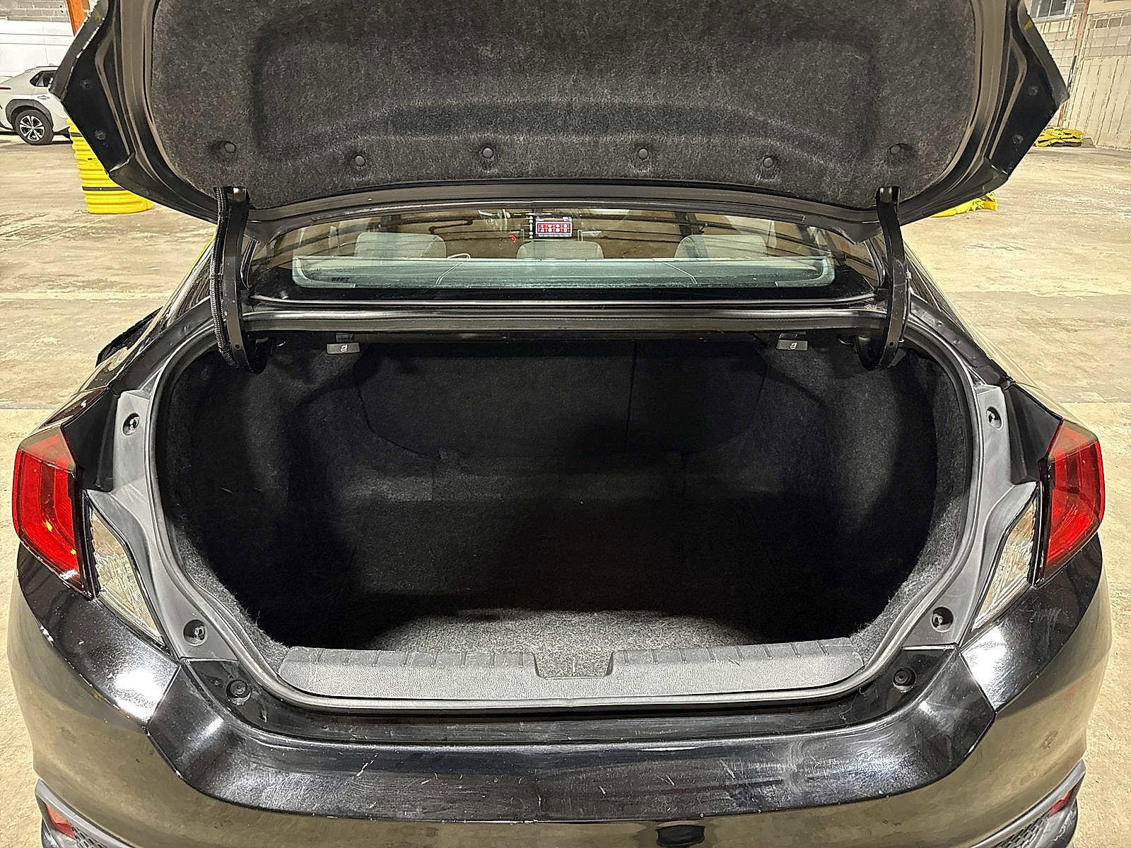 Used 2018 Honda Civic Si image 10