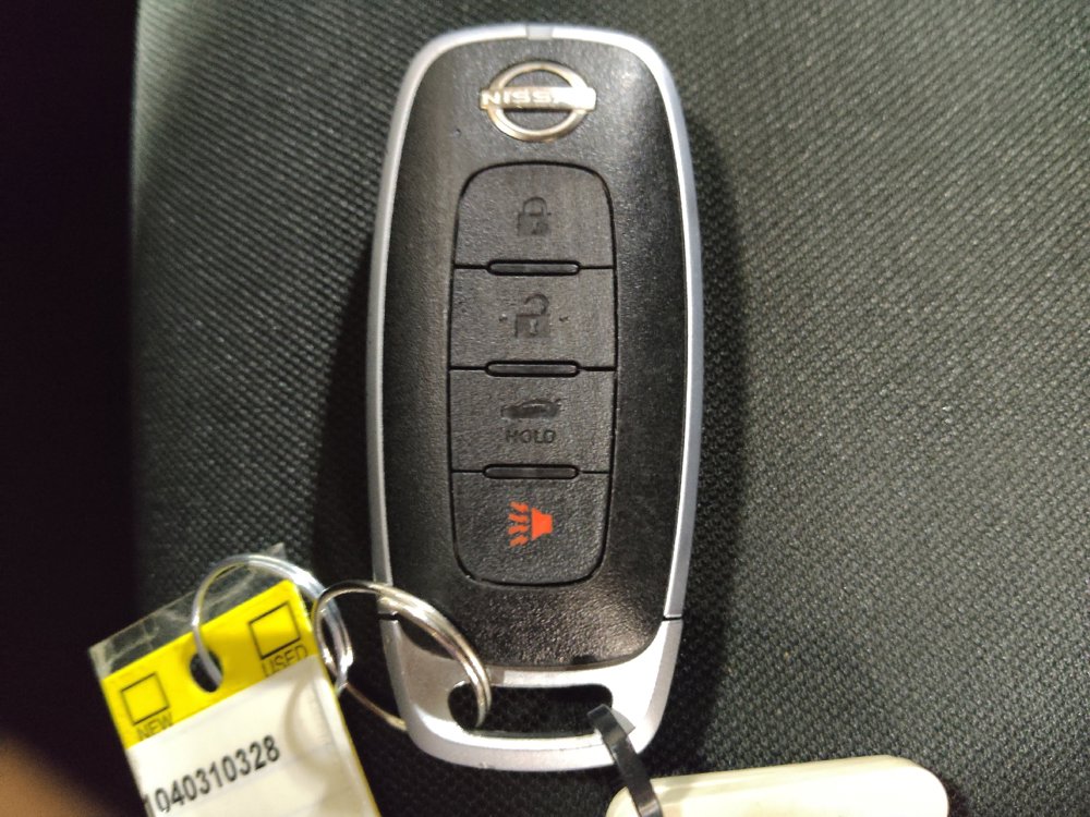 Used 2025 Nissan Versa SV FWD image 32