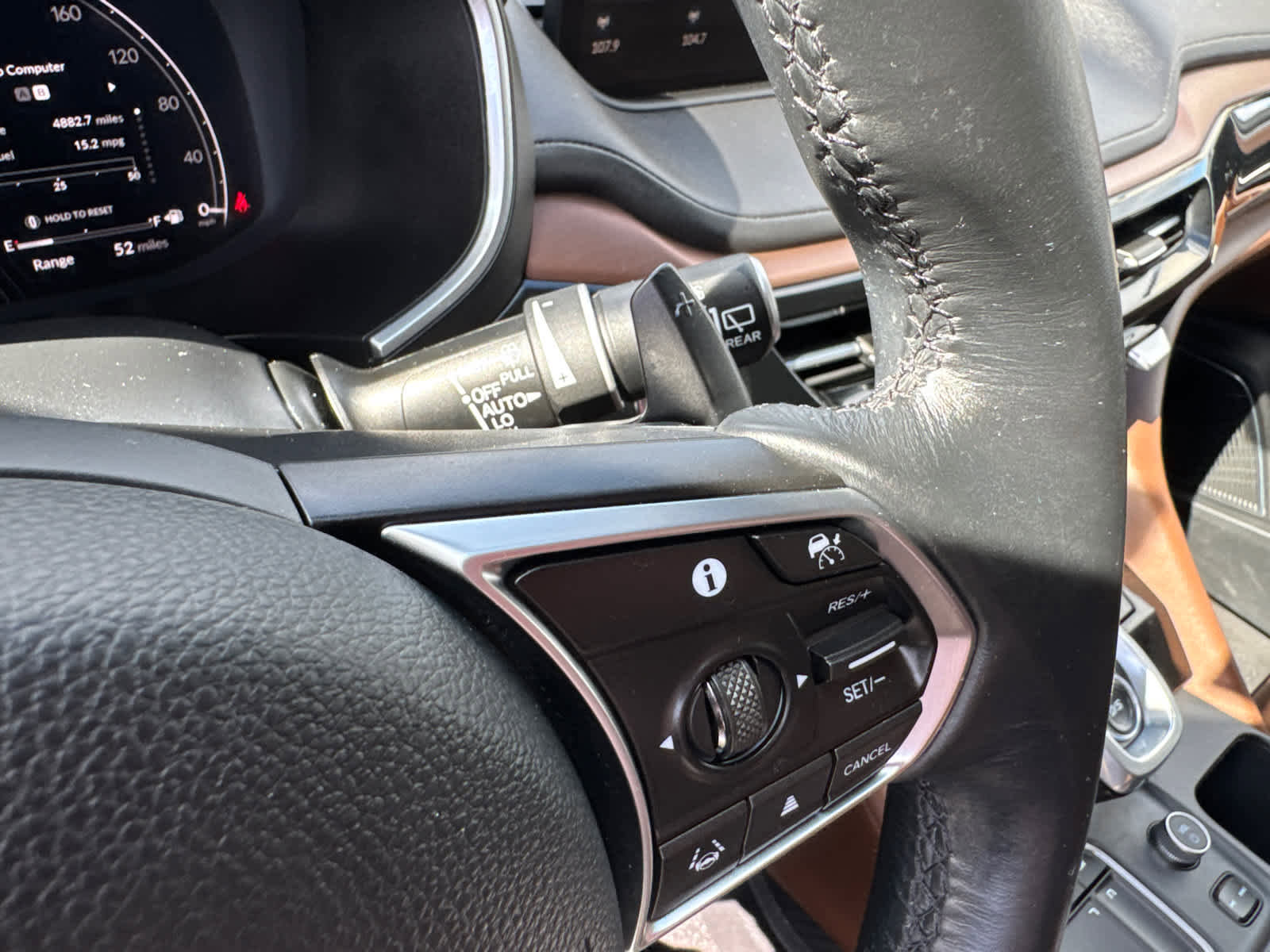 Used 2023 Acura MDX SH-AWD w/ Technology Package image 19