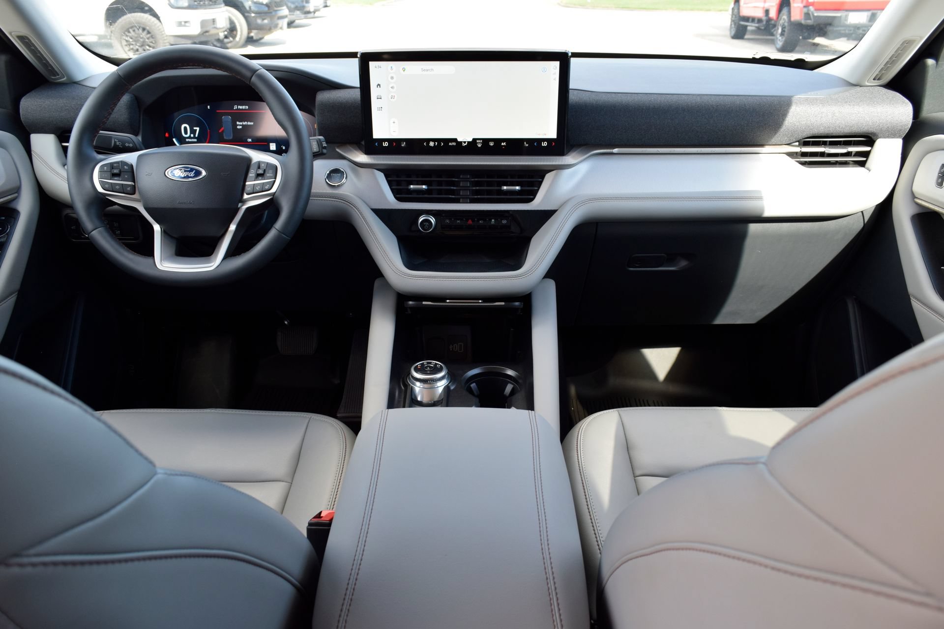 Used 2025 Ford Explorer Active w/ Active Comfort Package AWD/4WD image 5