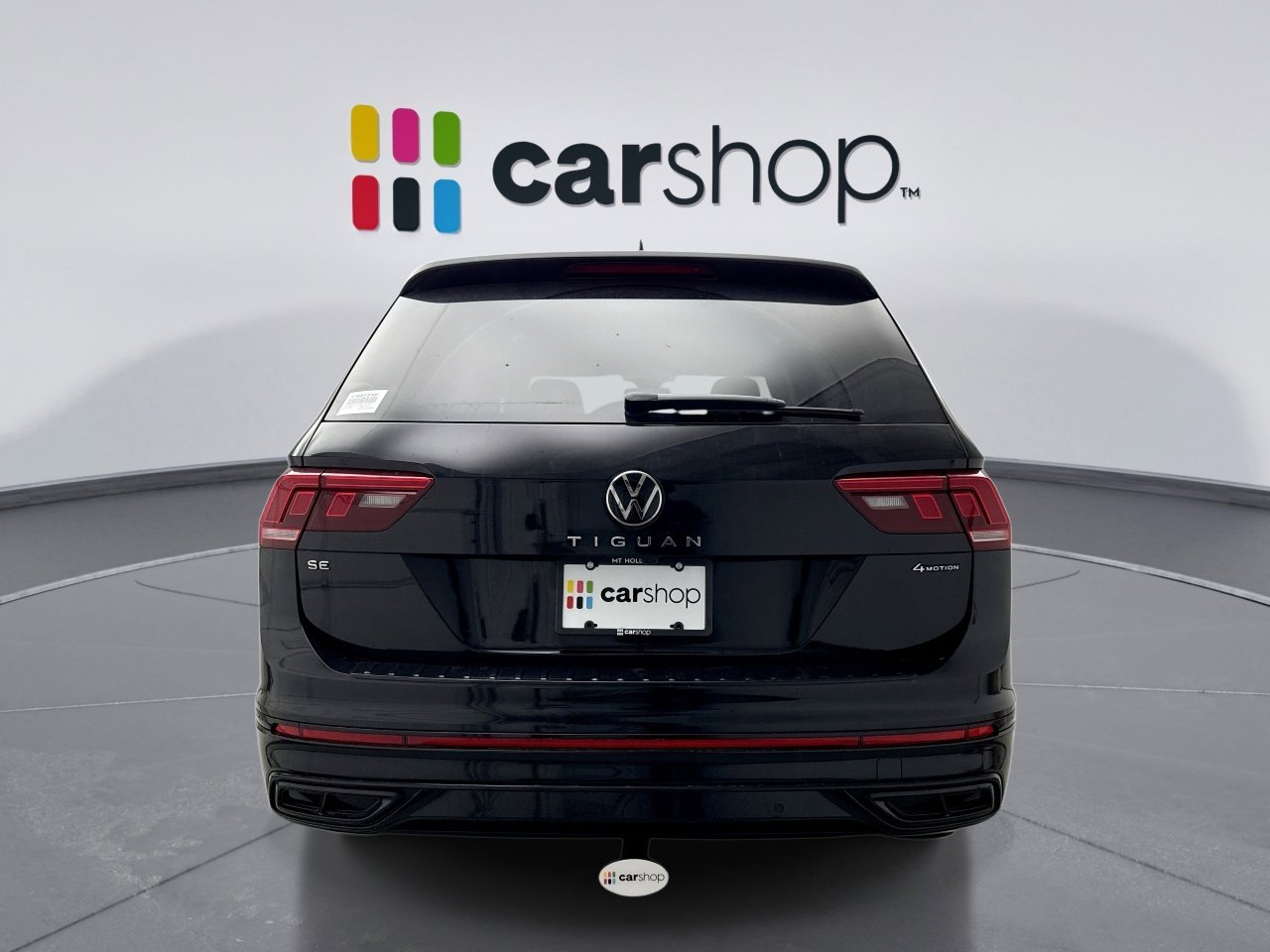 Used 2024 Volkswagen Tiguan SE R-Line image 4