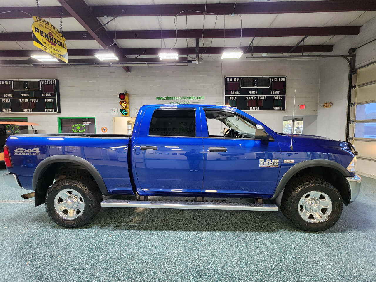Used 2017 RAM 2500 Tradesman w/ Chrome Appearance Group image 5