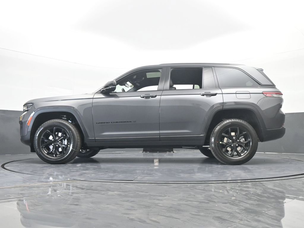 New 2025 Jeep Grand Cherokee Altitude image 49