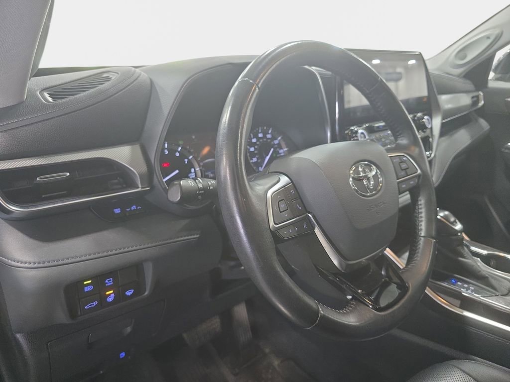 Used 2020 Toyota Highlander Platinum AWD/4WD image 20