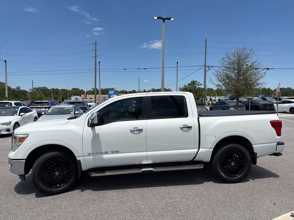Used 2018 Nissan Titan SL AWD/4WD image 4
