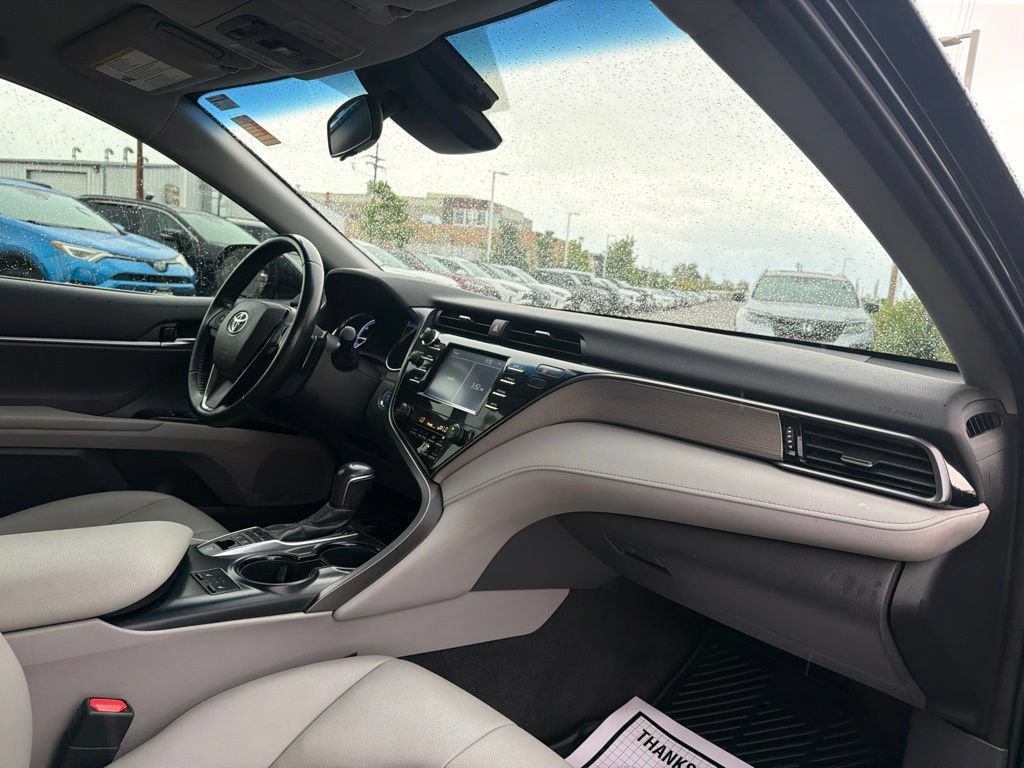 Used 2019 Toyota Camry SE FWD image 13