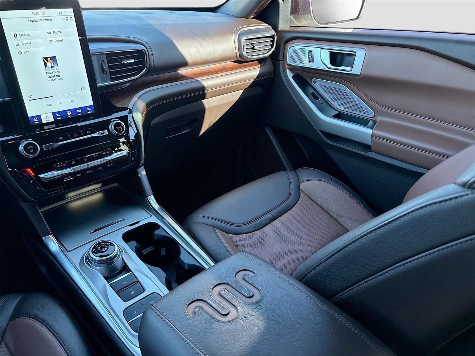 Used 2021 Ford Explorer King Ranch w/ Premium Technology Package RWD image 27