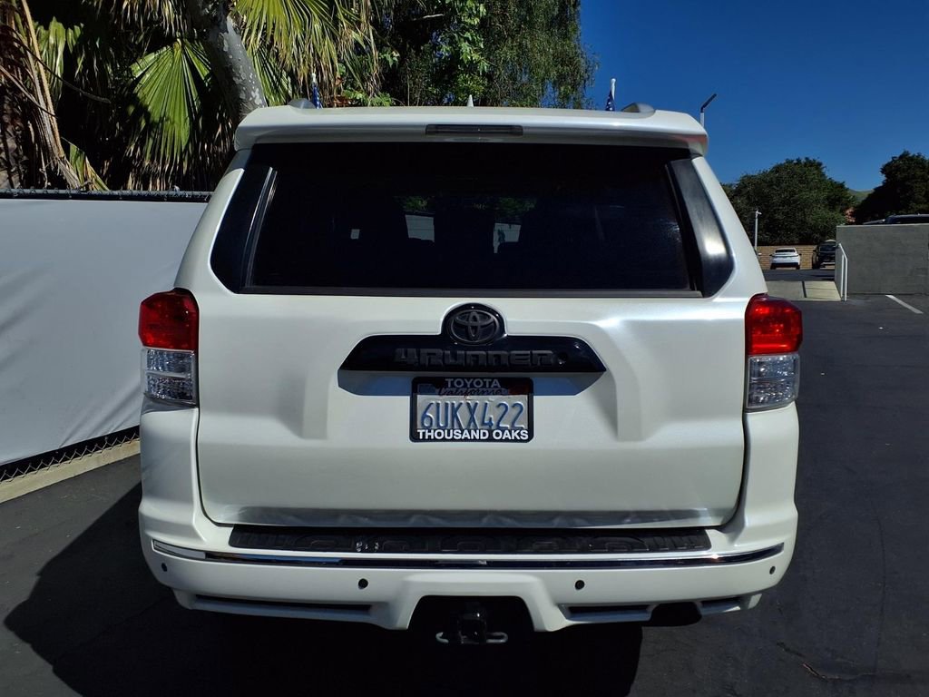 Used 2011 Toyota 4Runner SR5 w/ Convenience Pkg image 6
