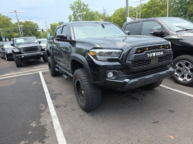 Used 2022 Toyota Tacoma TRD Off-Road w/ TRD Premium Off Road Package AWD/4WD image 15