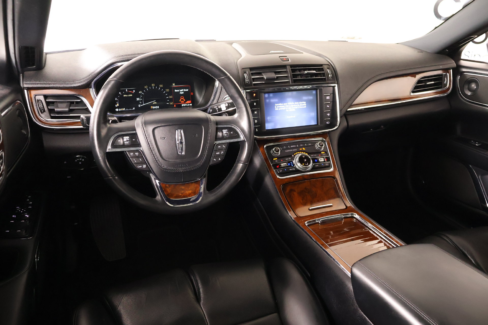 Used 2020 Lincoln Continental Reserve FWD image 2