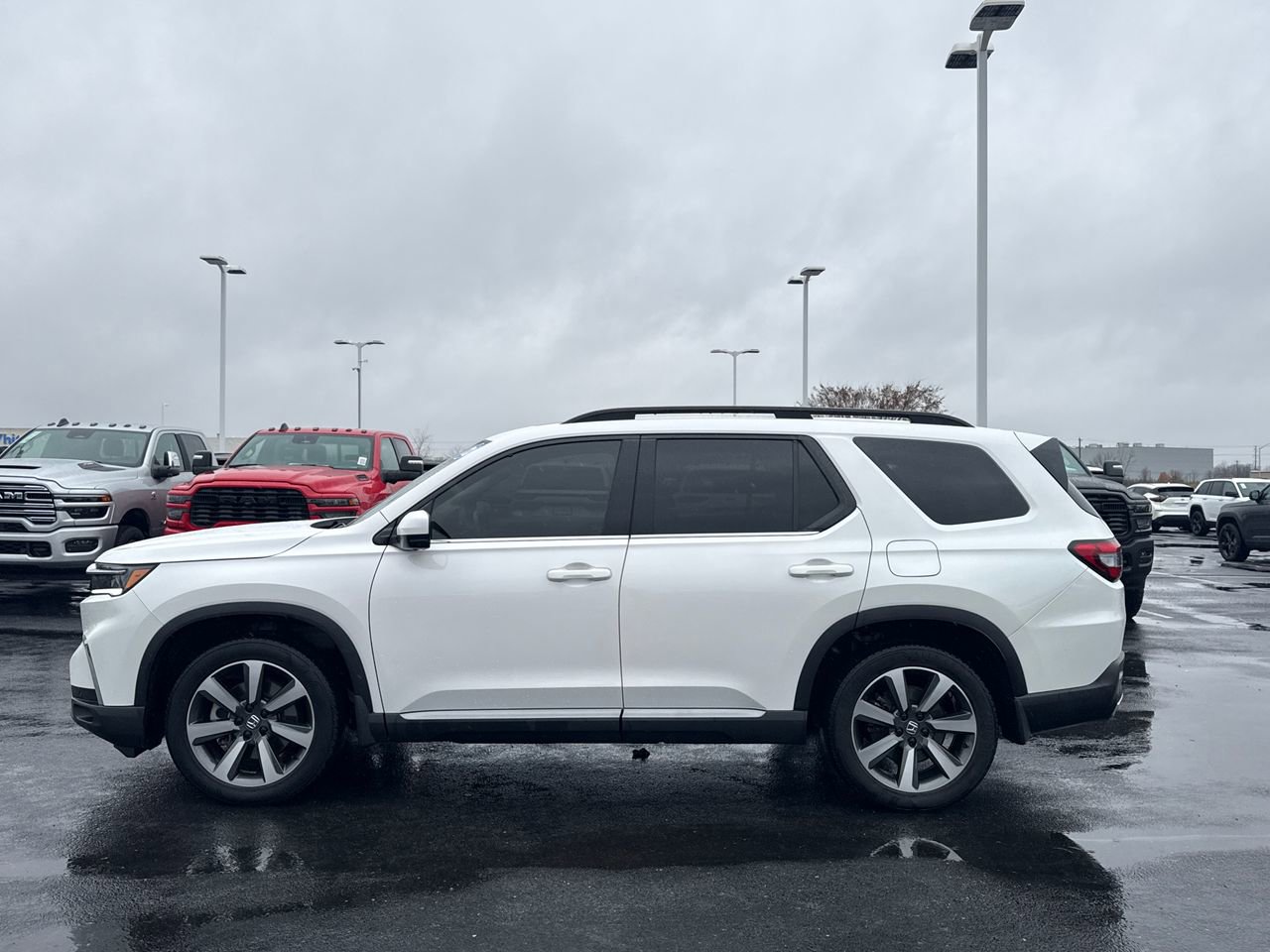 Used 2023 Honda Pilot Elite image 6