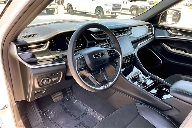 Used 2023 Jeep Grand Cherokee Trailhawk w/ Advanced Protech Group II AWD/4WD image 14