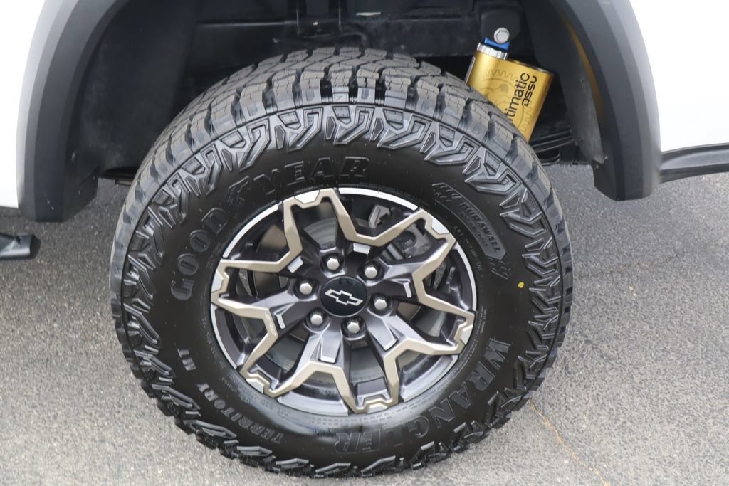 Used 2024 Chevrolet Colorado ZR2 w/ Technology Package AWD/4WD image 13