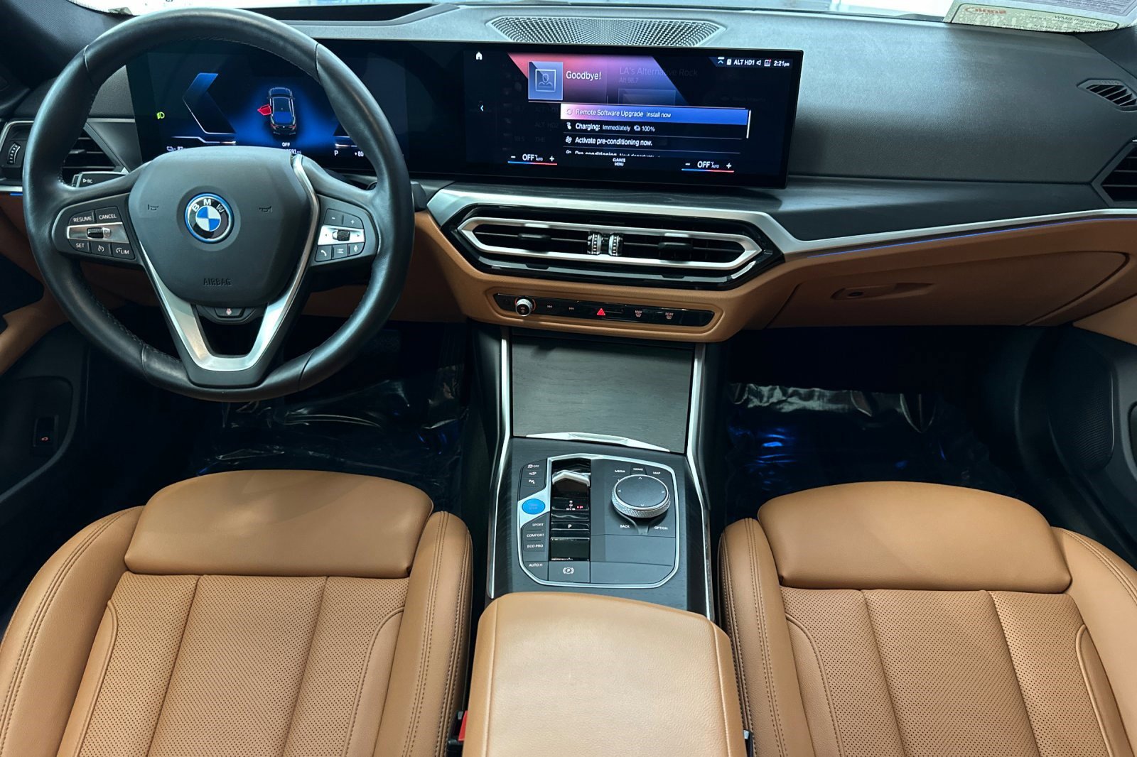 Certified 2023 BMW i4 eDrive40 w/ Premium Package RWD image 4