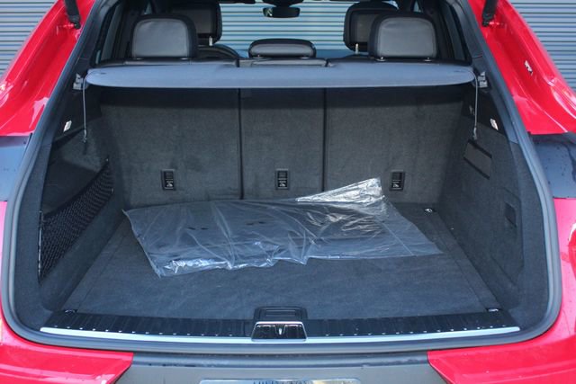 Certified 2025 Porsche Cayenne Coupe image 12