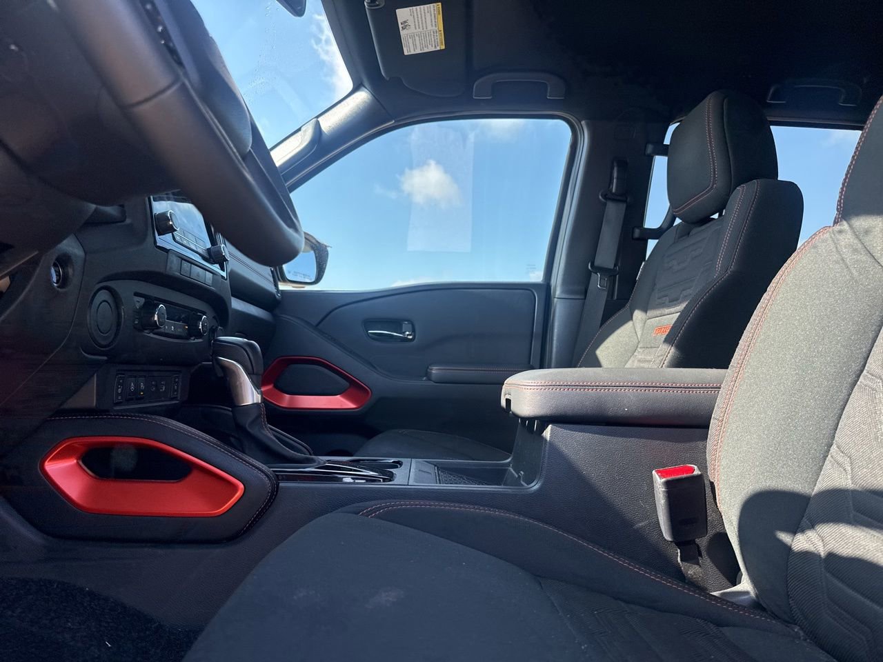 Certified 2024 Nissan Frontier Pro-X w/ Pro Convenience Package image 33