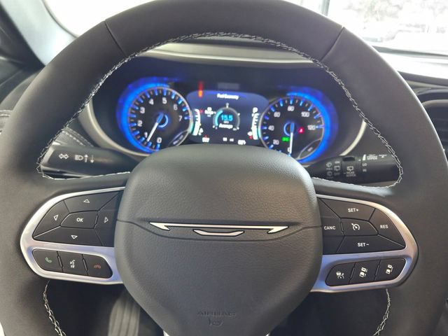 New 2027 Chrysler Pacifica Select w/ Family Tech Group FWD image 31