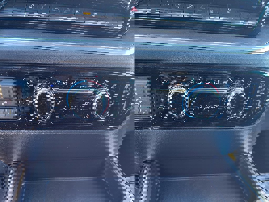 New 2026 GMC Sierra 1500 SLT w/ SLT Premium Package image 13