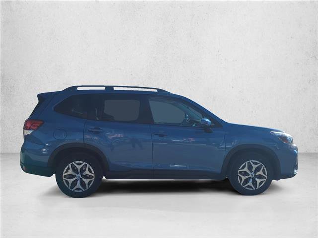 Used 2019 Subaru Forester Premium AWD/4WD image 5