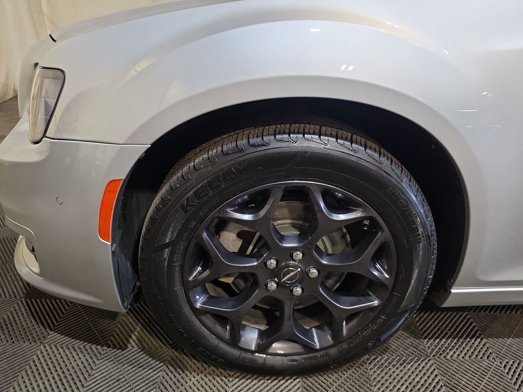 Used 2023 Chrysler 300 Touring L w/ Popular Equipment Group AWD/4WD image 19