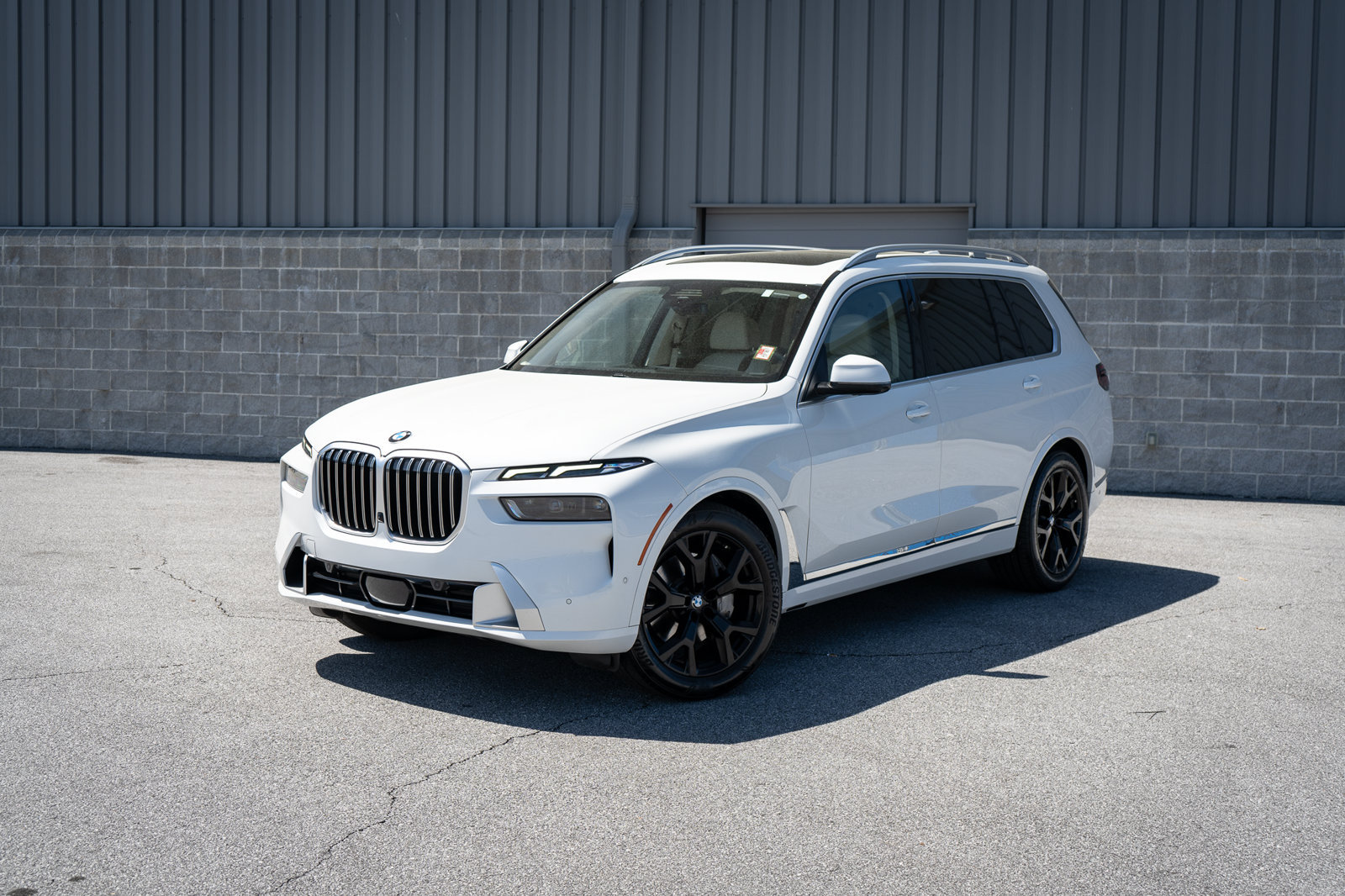 Used 2023 BMW X7 xDrive40i w/ Executive Package AWD/4WD image 4