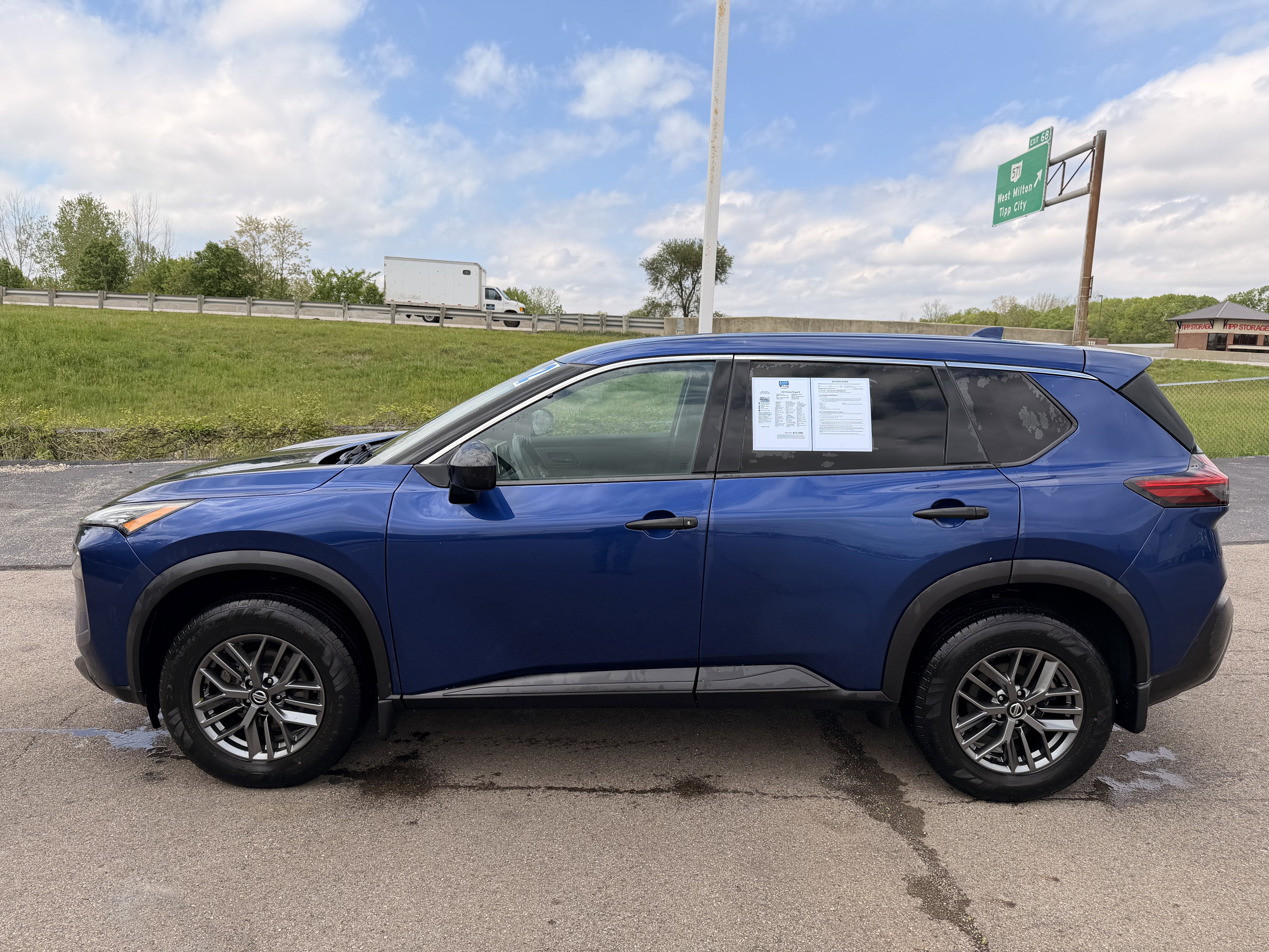 Used 2021 Nissan Rogue S AWD/4WD image 6