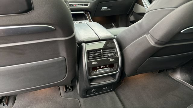 Used 2023 BMW X7 xDrive40i AWD/4WD image 23