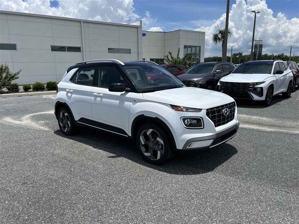 New 2025 Hyundai Venue Limited image 2