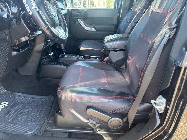 Used 2017 Jeep Wrangler Rubicon AWD/4WD image 4